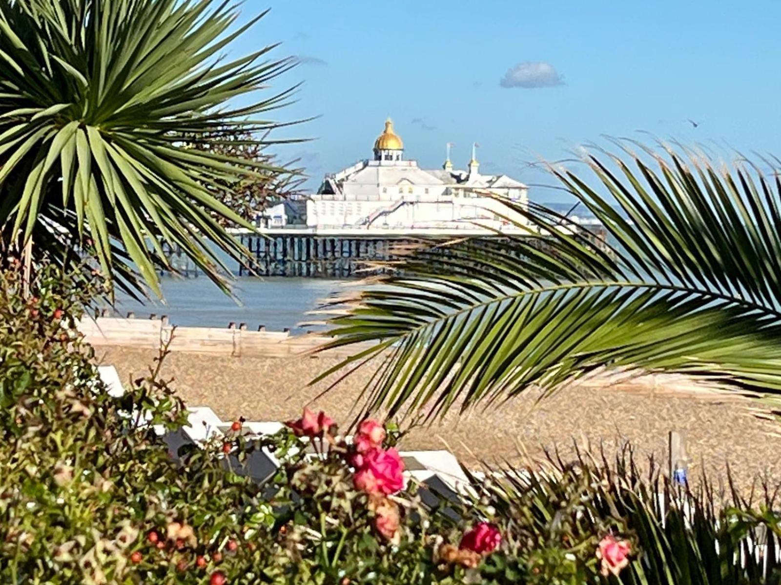 "The Parlour" Seafront Apartment Eastbourne Eksteriør billede